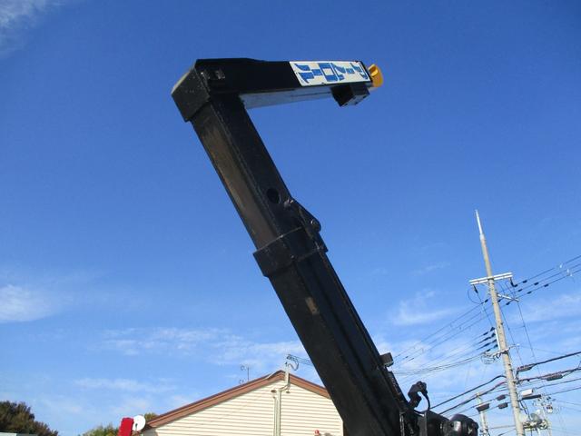 ダイナトラック ３トン　新明和　アームロール　全低床　ツインホイスト　ＭＴ　４ナンバー　リモコン坂道発進補助装置　左電格ミラー　５速ＭＴ　新明和ダンプ　３トンダンプ　ダンプ　中古　中古車　中古ダンプ　３トン車　２トンベース　３トンアームロール　ミッション　マニュアル　リモコン（16枚目）