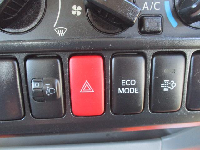 ダイナトラック ３トン　新明和　アームロール　全低床　ツインホイスト　ＭＴ　４ナンバー　リモコン坂道発進補助装置　左電格ミラー　５速ＭＴ　新明和ダンプ　３トンダンプ　ダンプ　中古　中古車　中古ダンプ　３トン車　２トンベース　３トンアームロール　ミッション　マニュアル　リモコン（42枚目）