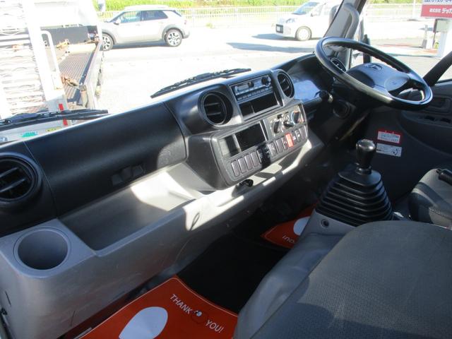 ダイナトラック ３トン　新明和　アームロール　全低床　ツインホイスト　ＭＴ　４ナンバー　リモコン坂道発進補助装置　左電格ミラー　５速ＭＴ　新明和ダンプ　３トンダンプ　ダンプ　中古　中古車　中古ダンプ　３トン車　２トンベース　３トンアームロール　ミッション　マニュアル　リモコン（45枚目）