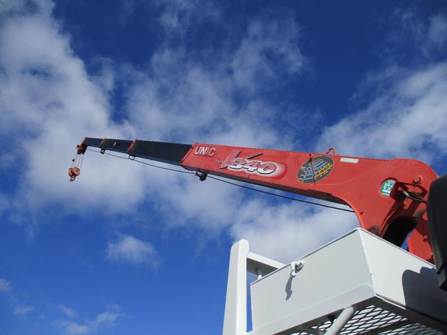 ファイター ２．３トン　２．９３トン吊り　古河ユニック　４段クレーン　フックイン　６速ＭＴ　荷寸５１０／２１０／２０　ベッド　坂道発進補助装置　左電格ミラー　荷台塗装　メッキパーツ　作業灯　タイヤ灯　アウトリガー　４トンベース　４トン車　４トン平　平　平車　ＭＴ（22枚目）