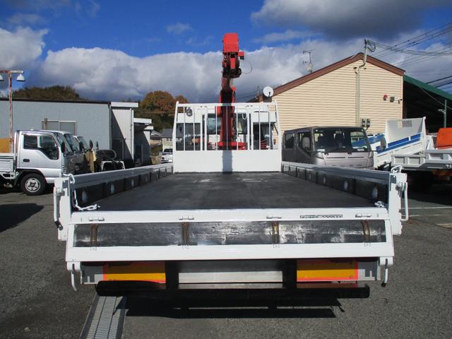 ファイター ２．３トン　２．９３トン吊り　古河ユニック　４段クレーン　フックイン　６速ＭＴ　荷寸５１０／２１０／２０　ベッド　坂道発進補助装置　左電格ミラー　荷台塗装　メッキパーツ　作業灯　タイヤ灯　アウトリガー　４トンベース　４トン車　４トン平　平　平車　ＭＴ（33枚目）