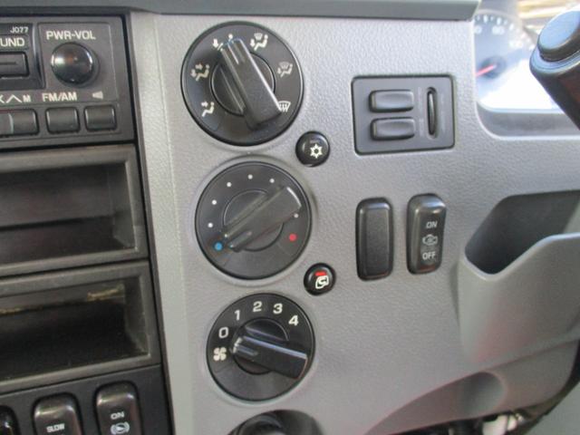 ファイター ２．３トン　２．９３トン吊り　古河ユニック　４段クレーン　フックイン　６速ＭＴ　荷寸５１０／２１０／２０　ベッド　坂道発進補助装置　左電格ミラー　荷台塗装　メッキパーツ　作業灯　タイヤ灯　アウトリガー　４トンベース　４トン車　４トン平　平　平車　ＭＴ（60枚目）