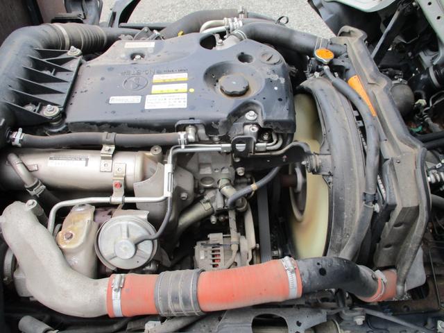 エルフトラック １．５トン　標準　平　ＡＴ　全低床　荷寸３１１－１６０－３８　４ナンバー　ロープフック　アイドリングストップ　レベライザー　地上高：８４ｃｍ　平車　平ボディ　標準平　４ＪＪ１　シルバー　オートマチック車　２トン車　２トンベース　２トン　２トン平　１１０馬力　架装（51枚目）