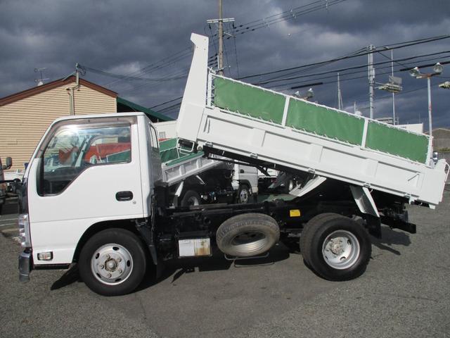 エルフトラック ２トン　強化ダンプ　新明和　高床　５速ＭＴ　コボレーン　荷寸３０４－１５９－３２　ピン加工　メッキパーツ　荷台塗装　４ナンバー　ピン　ＡＢＳ　ＡＳＲ　左電格ミラー　コボレーンシート　　坂道発進補助装置　馬力１５０馬力　レベライザー　地上高９５ｃｍ（7枚目）