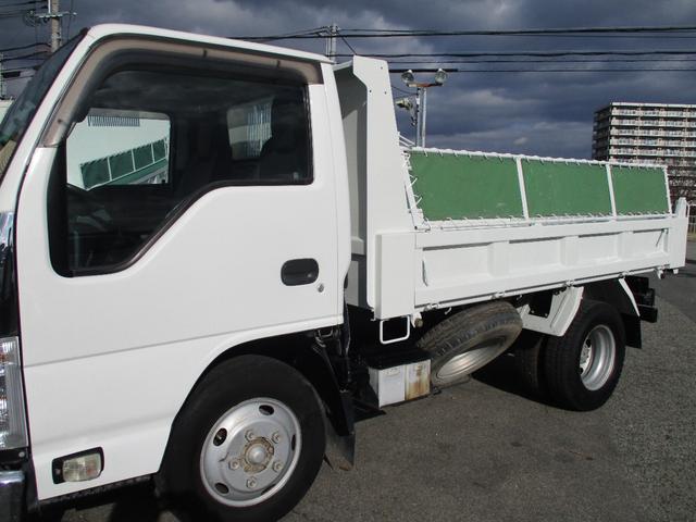 エルフトラック ２トン　強化ダンプ　新明和　高床　５速ＭＴ　コボレーン　荷寸３０４－１５９－３２　ピン加工　メッキパーツ　荷台塗装　４ナンバー　ピン　ＡＢＳ　ＡＳＲ　左電格ミラー　コボレーンシート　　坂道発進補助装置　馬力１５０馬力　レベライザー　地上高９５ｃｍ（11枚目）