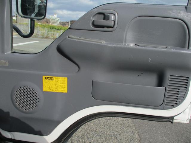 エルフトラック ２トン　強化ダンプ　新明和　高床　５速ＭＴ　コボレーン　荷寸３０４－１５９－３２　ピン加工　メッキパーツ　荷台塗装　４ナンバー　ピン　ＡＢＳ　ＡＳＲ　左電格ミラー　コボレーンシート　　坂道発進補助装置　馬力１５０馬力　レベライザー　地上高９５ｃｍ（33枚目）