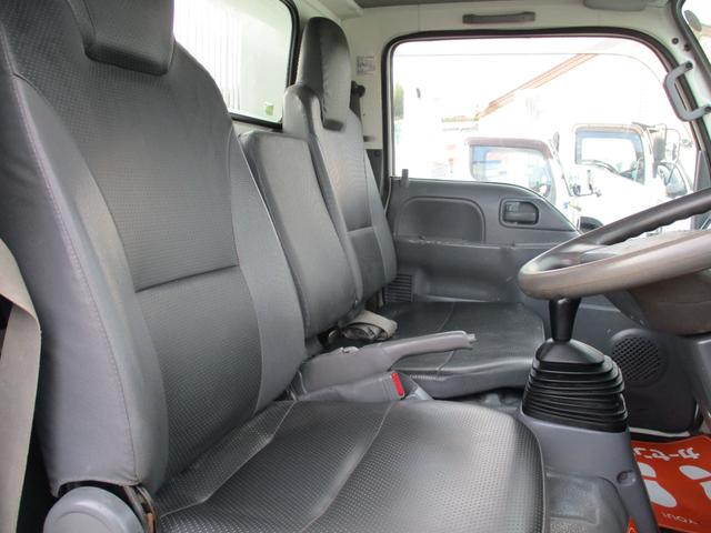 エルフトラック ２トン　強化ダンプ　新明和　高床　５速ＭＴ　コボレーン　荷寸３０４－１５９－３２　ピン加工　メッキパーツ　荷台塗装　４ナンバー　ピン　ＡＢＳ　ＡＳＲ　左電格ミラー　コボレーンシート　　坂道発進補助装置　馬力１５０馬力　レベライザー　地上高９５ｃｍ（41枚目）