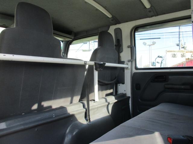 エルフトラック １．９５トン　Ｗキャブ　ロング　全低床　５ＡＴ　乗車定員６人　荷寸３２３／１７９／３８　アオリチェーン　アオリ上アルミカバー　床縞板鉄板　枕木　リアパワーウィンドウ　アイドリングストップ　２トンベース　２トン平　２トンロング　２トン　ダブルキャブ　平　平車（52枚目）