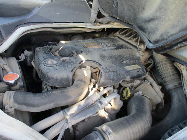 エルフトラック １．９５トン　Ｗキャブ　ロング　全低床　５ＡＴ　乗車定員６人　荷寸３２３／１７９／３８　アオリチェーン　アオリ上アルミカバー　床縞板鉄板　枕木　リアパワーウィンドウ　アイドリングストップ　２トンベース　２トン平　２トンロング　２トン　ダブルキャブ　平　平車（56枚目）