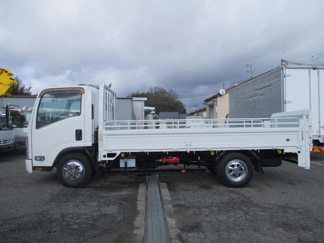 エルフトラック ３．５トン　ワイドロング　全低床　ＭＴ　極東　パワーゲート　昇降６００ｋｇ　荷寸４３１／１９９／３６　極東Ｖ６０２Ｂ－１ＭＫＴ２　床板アピトン　坂道発進補助装置　左電格ミラー　増トン　ＡＳＲ　３トン　４トン　垂直パワーゲート　架装　平　ワイド　ロング（10枚目）