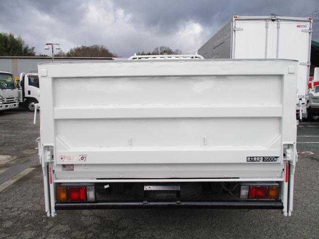 エルフトラック ３．５トン　ワイドロング　全低床　ＭＴ　極東　パワーゲート　昇降６００ｋｇ　荷寸４３１／１９９／３６　極東Ｖ６０２Ｂ－１ＭＫＴ２　床板アピトン　坂道発進補助装置　左電格ミラー　増トン　ＡＳＲ　３トン　４トン　垂直パワーゲート　架装　平　ワイド　ロング（18枚目）