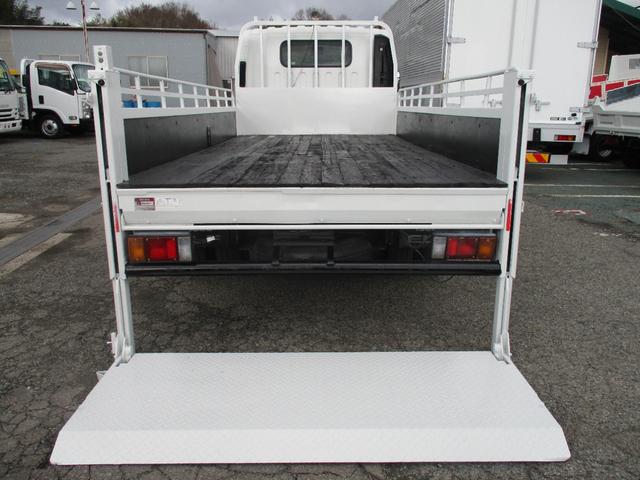 エルフトラック ３．５トン　ワイドロング　全低床　ＭＴ　極東　パワーゲート　昇降６００ｋｇ　荷寸４３１／１９９／３６　極東Ｖ６０２Ｂ－１ＭＫＴ２　床板アピトン　坂道発進補助装置　左電格ミラー　増トン　ＡＳＲ　３トン　４トン　垂直パワーゲート　架装　平　ワイド　ロング（20枚目）