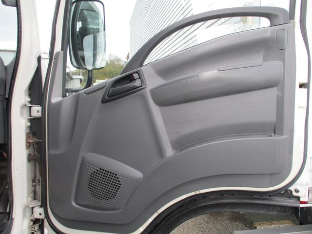 エルフトラック ３．５トン　ワイドロング　全低床　ＭＴ　極東　パワーゲート　昇降６００ｋｇ　荷寸４３１／１９９／３６　極東Ｖ６０２Ｂ－１ＭＫＴ２　床板アピトン　坂道発進補助装置　左電格ミラー　増トン　ＡＳＲ　３トン　４トン　垂直パワーゲート　架装　平　ワイド　ロング（36枚目）