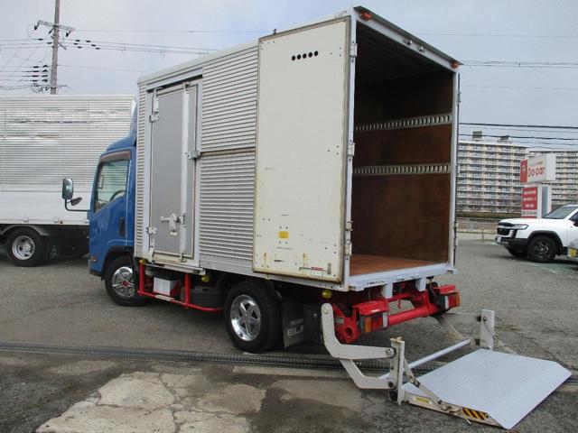 エルフトラック 2トン アルミバン アーム式パワーゲート 全低床 6MT 昇降600kg リモコン 荷寸310/176/20 サイドドア ラッシングレール2段 坂道発進補助装置 アイドリングストップ オーバーヘッドコンソール 2トン車 2トンベース 2トントラック バン(5枚目)