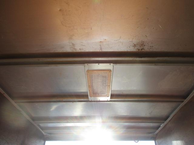 エルフトラック 2トン アルミバン アーム式パワーゲート 全低床 6MT 昇降600kg リモコン 荷寸310/176/20 サイドドア ラッシングレール2段 坂道発進補助装置 アイドリングストップ オーバーヘッドコンソール 2トン車 2トンベース 2トントラック バン(29枚目)