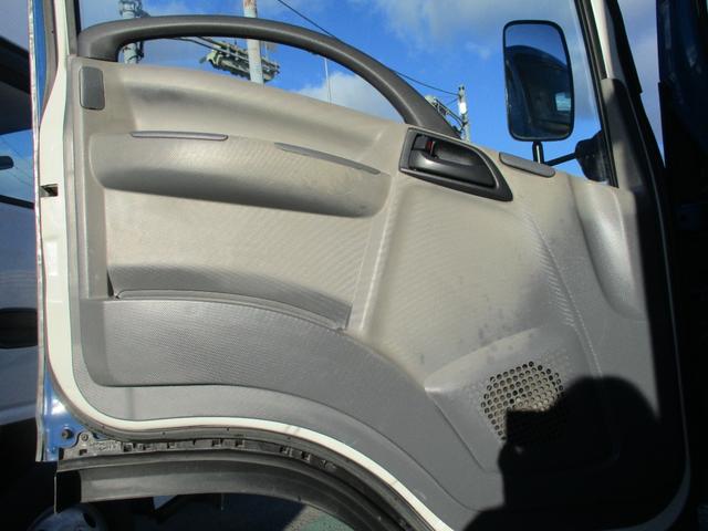 エルフトラック 2トン アルミバン アーム式パワーゲート 全低床 6MT 昇降600kg リモコン 荷寸310/176/20 サイドドア ラッシングレール2段 坂道発進補助装置 アイドリングストップ オーバーヘッドコンソール 2トン車 2トンベース 2トントラック バン(42枚目)