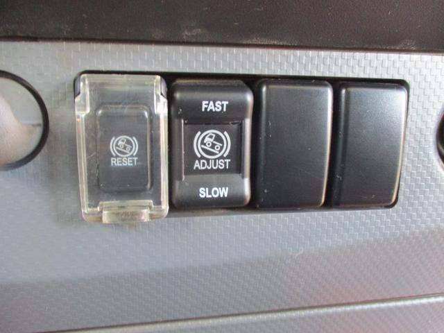 エルフトラック 2トン アルミバン アーム式パワーゲート 全低床 6MT 昇降600kg リモコン 荷寸310/176/20 サイドドア ラッシングレール2段 坂道発進補助装置 アイドリングストップ オーバーヘッドコンソール 2トン車 2トンベース 2トントラック バン(53枚目)