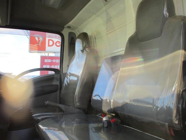 エルフトラック 2トン アルミバン アーム式パワーゲート 全低床 6MT 昇降600kg リモコン 荷寸310/176/20 サイドドア ラッシングレール2段 坂道発進補助装置 アイドリングストップ オーバーヘッドコンソール 2トン車 2トンベース 2トントラック バン(59枚目)