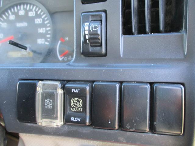 エルフトラック 3トン ダンプ 新明和製 全低床 6速MT コボレーン ピン加工2箇所 ETC レベライザ ロープフック 坂道発進補助装置 荷台塗装 床板鉄板 スペアタイヤ 3トンダンプ 3トン車 2トンベース ダンプ 新明和ダンプ ミッション マニュアル MT(46枚目)