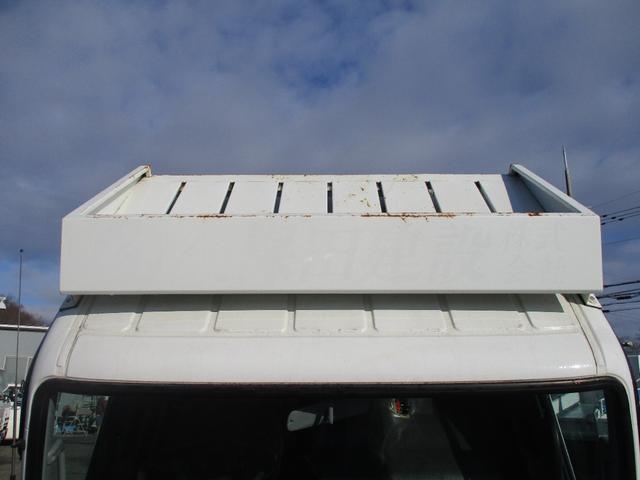 キャンター ３トン　強化ダンプ　高床　５速ＭＴ　コボレーン　ピン加工　荷寸３０４－１５９－３７　４ナンバー　ＥＴＣ　１５０馬力　新明和　左電格ミラー　衝突被害軽減ブレーキ　ルーフキャリア　ＡＢＳ　ピン　車線逸脱警報装置　横滑り抑制機能　小型　４ナンバー　２トン車（6枚目）