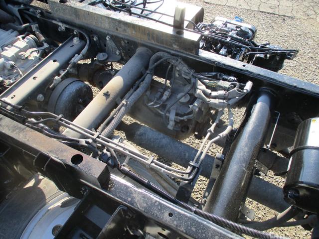 キャンター ３トン　強化ダンプ　高床　５速ＭＴ　コボレーン　ピン加工　荷寸３０４－１５９－３７　４ナンバー　ＥＴＣ　１５０馬力　新明和　左電格ミラー　衝突被害軽減ブレーキ　ルーフキャリア　ＡＢＳ　ピン　車線逸脱警報装置　横滑り抑制機能　小型　４ナンバー　２トン車（23枚目）