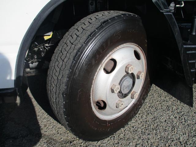 キャンター ３トン　強化ダンプ　高床　５速ＭＴ　コボレーン　ピン加工　荷寸３０４－１５９－３７　４ナンバー　ＥＴＣ　１５０馬力　新明和　左電格ミラー　衝突被害軽減ブレーキ　ルーフキャリア　ＡＢＳ　ピン　車線逸脱警報装置　横滑り抑制機能　小型　４ナンバー　２トン車（25枚目）