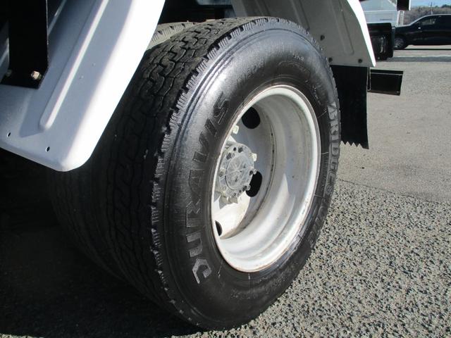 キャンター ３トン　強化ダンプ　高床　５速ＭＴ　コボレーン　ピン加工　荷寸３０４－１５９－３７　４ナンバー　ＥＴＣ　１５０馬力　新明和　左電格ミラー　衝突被害軽減ブレーキ　ルーフキャリア　ＡＢＳ　ピン　車線逸脱警報装置　横滑り抑制機能　小型　４ナンバー　２トン車（26枚目）