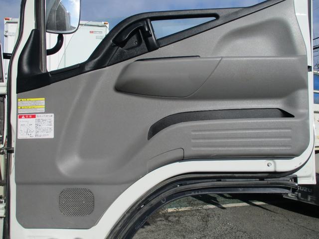 キャンター ３トン　強化ダンプ　高床　５速ＭＴ　コボレーン　ピン加工　荷寸３０４－１５９－３７　４ナンバー　ＥＴＣ　１５０馬力　新明和　左電格ミラー　衝突被害軽減ブレーキ　ルーフキャリア　ＡＢＳ　ピン　車線逸脱警報装置　横滑り抑制機能　小型　４ナンバー　２トン車（30枚目）