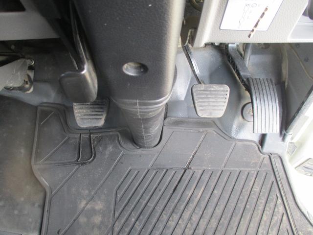 キャンター ３トン　強化ダンプ　高床　５速ＭＴ　コボレーン　ピン加工　荷寸３０４－１５９－３７　４ナンバー　ＥＴＣ　１５０馬力　新明和　左電格ミラー　衝突被害軽減ブレーキ　ルーフキャリア　ＡＢＳ　ピン　車線逸脱警報装置　横滑り抑制機能　小型　４ナンバー　２トン車（34枚目）