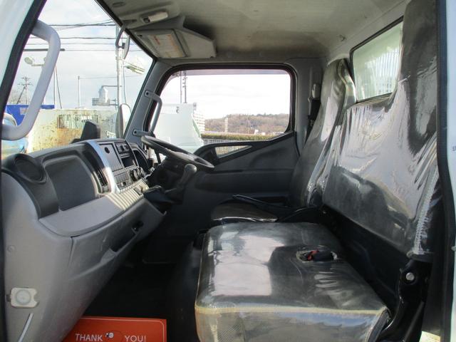 キャンター ３トン　強化ダンプ　高床　５速ＭＴ　コボレーン　ピン加工　荷寸３０４－１５９－３７　４ナンバー　ＥＴＣ　１５０馬力　新明和　左電格ミラー　衝突被害軽減ブレーキ　ルーフキャリア　ＡＢＳ　ピン　車線逸脱警報装置　横滑り抑制機能　小型　４ナンバー　２トン車（39枚目）