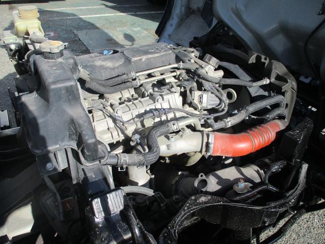 キャンター ３トン　強化ダンプ　高床　５速ＭＴ　コボレーン　ピン加工　荷寸３０４－１５９－３７　４ナンバー　ＥＴＣ　１５０馬力　新明和　左電格ミラー　衝突被害軽減ブレーキ　ルーフキャリア　ＡＢＳ　ピン　車線逸脱警報装置　横滑り抑制機能　小型　４ナンバー　２トン車（45枚目）