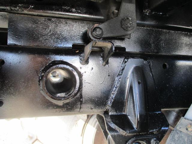 キャンター ３トン　強化ダンプ　全低床　５速ＭＴ　コボレーン　あゆみ掛け　荷寸３０４－１５９－３７　４ナンバー　１５０馬力　極東製　左電格ミラー　枕木　ＡＢＳ　車線逸脱警報装置　２トン車　オーバーヘッドコンソール　地上高８６ｃｍ　コボレーンシート　盗難防止システム　小型（26枚目）