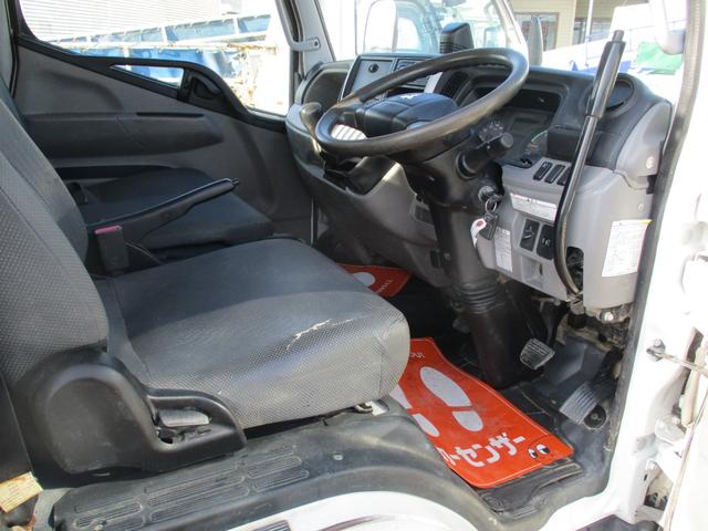 キャンター ３トン　強化ダンプ　全低床　５速ＭＴ　コボレーン　あゆみ掛け　荷寸３０４－１５９－３７　４ナンバー　１５０馬力　極東製　左電格ミラー　枕木　ＡＢＳ　車線逸脱警報装置　２トン車　オーバーヘッドコンソール　地上高８６ｃｍ　コボレーンシート　盗難防止システム　小型（40枚目）