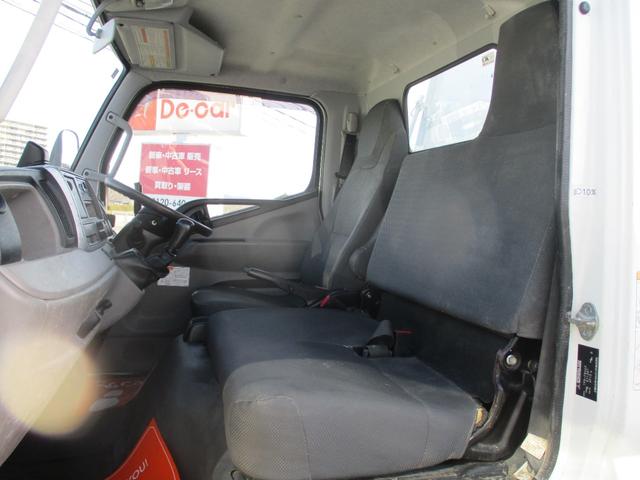 キャンター ３トン　強化ダンプ　全低床　５速ＭＴ　コボレーン　あゆみ掛け　荷寸３０４－１５９－３７　４ナンバー　１５０馬力　極東製　左電格ミラー　枕木　ＡＢＳ　車線逸脱警報装置　２トン車　オーバーヘッドコンソール　地上高８６ｃｍ　コボレーンシート　盗難防止システム　小型（43枚目）