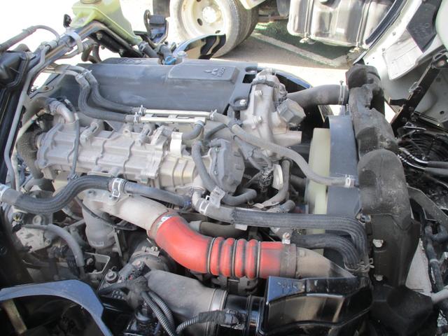 キャンター ３トン　強化ダンプ　全低床　５速ＭＴ　コボレーン　あゆみ掛け　荷寸３０４－１５９－３７　４ナンバー　１５０馬力　極東製　左電格ミラー　枕木　ＡＢＳ　車線逸脱警報装置　２トン車　オーバーヘッドコンソール　地上高８６ｃｍ　コボレーンシート　盗難防止システム　小型（46枚目）