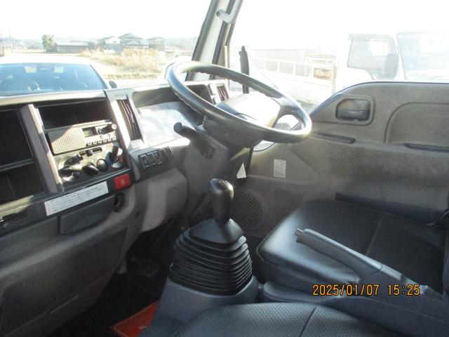 エルフトラック ２トン　強化ダンプ　極東製　全低床　５速ＭＴ　コボレーン　レベライザ　坂道発進補助装置　ロープフック　　床板鉄板　荷台塗装　スペアタイヤ　取扱説明書　２トンダンプ　２トン車　２トンベース　ダンプ　極東ダンプ　ミッション　マニュアル　ＭＴ　極東開発工業（37枚目）