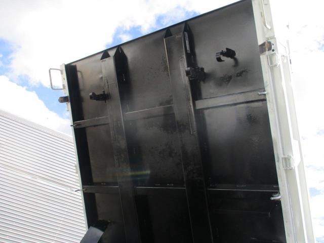 エルフトラック ３トン　強化ダンプ　極東製　全低床　６速ＭＴ　コボレーン　荷寸３０４－１５９－３７　ピン加工１箇所　あゆみ掛け４ヶ所　ＥＴＣ　１５０馬力　４ナンバー　ピン　ＡＢＳ　ＡＳＲ　ＥＣＯＮＯ　コボレーンシート　坂道発進補助装置　ターボ　ＤＤ０２－３１　４ＪＪ１（18枚目）