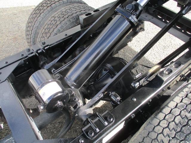 エルフトラック ３トン　強化ダンプ　極東製　全低床　６速ＭＴ　コボレーン　荷寸３０４－１５９－３７　ピン加工１箇所　あゆみ掛け４ヶ所　ＥＴＣ　１５０馬力　４ナンバー　ピン　ＡＢＳ　ＡＳＲ　ＥＣＯＮＯ　コボレーンシート　坂道発進補助装置　ターボ　ＤＤ０２－３１　４ＪＪ１（21枚目）