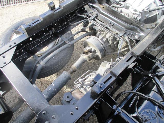 エルフトラック ３トン　強化ダンプ　極東製　全低床　６速ＭＴ　コボレーン　荷寸３０４－１５９－３７　ピン加工１箇所　あゆみ掛け４ヶ所　ＥＴＣ　１５０馬力　４ナンバー　ピン　ＡＢＳ　ＡＳＲ　ＥＣＯＮＯ　コボレーンシート　坂道発進補助装置　ターボ　ＤＤ０２－３１　４ＪＪ１（22枚目）