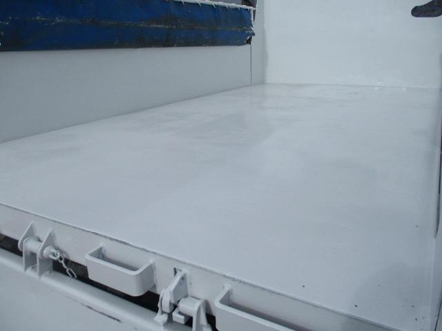 エルフトラック ３トン　強化ダンプ　極東製　全低床　６速ＭＴ　コボレーン　荷寸３０４－１５９－３７　ピン加工１箇所　あゆみ掛け４ヶ所　ＥＴＣ　１５０馬力　４ナンバー　ピン　ＡＢＳ　ＡＳＲ　ＥＣＯＮＯ　コボレーンシート　坂道発進補助装置　ターボ　ＤＤ０２－３１　４ＪＪ１（27枚目）