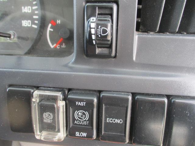 エルフトラック ３トン　強化ダンプ　極東製　全低床　６速ＭＴ　コボレーン　荷寸３０４－１５９－３７　ピン加工１箇所　あゆみ掛け４ヶ所　ＥＴＣ　１５０馬力　４ナンバー　ピン　ＡＢＳ　ＡＳＲ　ＥＣＯＮＯ　コボレーンシート　坂道発進補助装置　ターボ　ＤＤ０２－３１　４ＪＪ１（48枚目）