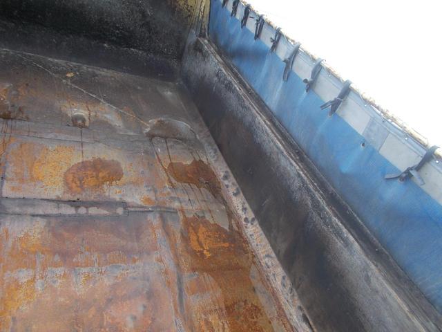 ファイター ７．２トン　増トン　新明和　ダンプ　船底仕様　電動コボレーン　成約時単色外装塗装！　ベッド　１方開　ピン加工１箇所　ＥＴＣ　国産エンジン　舟形ダンプ　エア抜けなし　左電格ミラー　ターボなし　荷寸（船底）３４１－１９０－５６　坂道発進補助装置　ユーザー買取　架装（21枚目）