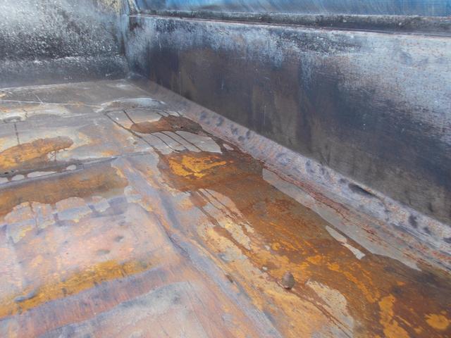 ファイター ７．２トン　増トン　新明和　ダンプ　船底仕様　電動コボレーン　成約時単色外装塗装！　ベッド　１方開　ピン加工１箇所　ＥＴＣ　国産エンジン　舟形ダンプ　エア抜けなし　左電格ミラー　ターボなし　荷寸（船底）３４１－１９０－５６　坂道発進補助装置　ユーザー買取　架装（24枚目）