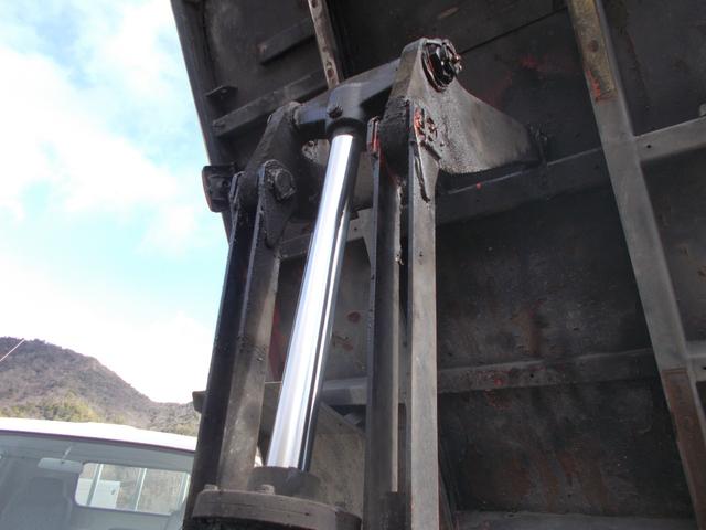 ファイター ７．２トン　増トン　新明和　ダンプ　船底仕様　電動コボレーン　成約時単色外装塗装！　ベッド　１方開　ピン加工１箇所　ＥＴＣ　国産エンジン　舟形ダンプ　エア抜けなし　左電格ミラー　ターボなし　荷寸（船底）３４１－１９０－５６　坂道発進補助装置　ユーザー買取　架装（27枚目）