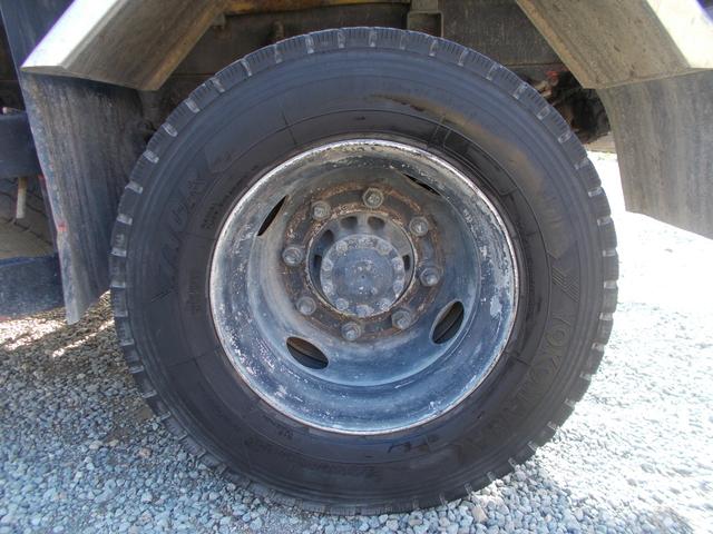 ファイター ７．２トン　増トン　新明和　ダンプ　船底仕様　電動コボレーン　成約時単色外装塗装！　ベッド　１方開　ピン加工１箇所　ＥＴＣ　国産エンジン　舟形ダンプ　エア抜けなし　左電格ミラー　ターボなし　荷寸（船底）３４１－１９０－５６　坂道発進補助装置　ユーザー買取　架装（38枚目）