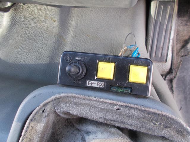 ファイター ７．２トン　増トン　新明和　ダンプ　船底仕様　電動コボレーン　成約時単色外装塗装！　ベッド　１方開　ピン加工１箇所　ＥＴＣ　国産エンジン　舟形ダンプ　エア抜けなし　左電格ミラー　ターボなし　荷寸（船底）３４１－１９０－５６　坂道発進補助装置　ユーザー買取　架装（50枚目）