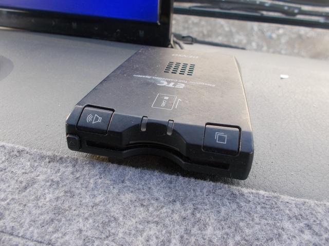 ファイター ７．２トン　増トン　新明和　ダンプ　船底仕様　電動コボレーン　成約時単色外装塗装！　ベッド　１方開　ピン加工１箇所　ＥＴＣ　国産エンジン　舟形ダンプ　エア抜けなし　左電格ミラー　ターボなし　荷寸（船底）３４１－１９０－５６　坂道発進補助装置　ユーザー買取　架装（51枚目）