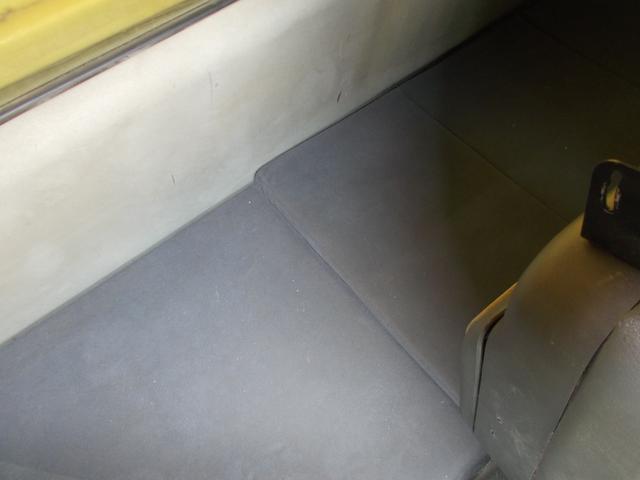 ファイター ７．２トン　増トン　新明和　ダンプ　船底仕様　電動コボレーン　成約時単色外装塗装！　ベッド　１方開　ピン加工１箇所　ＥＴＣ　国産エンジン　舟形ダンプ　エア抜けなし　左電格ミラー　ターボなし　荷寸（船底）３４１－１９０－５６　坂道発進補助装置　ユーザー買取　架装（53枚目）