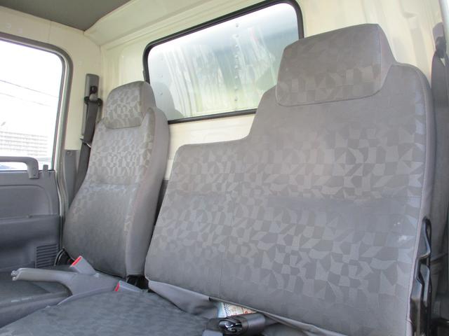 エルフトラック ２トン　背高　アルミバン　全低床　荷寸３１０－１７８－２１１　５速ＭＴ　ＥＴＣ　ドライブレコーダー　ラッシングレール　日本フルハーフ製　リア観音扉　ターボ無し　ノンターボ　坂道発進補助装置　１８０馬力　４ＨＬ１エンジン　２ｔ　２Ｔ　架装可　地上高８６ｃｍ（52枚目）