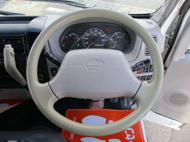 デュトロ ２トン　標準ロング　アルミバン　６ＡＴ　全低床　バックカメラ　荷寸４２２－１７５－２０４　サイドドア　ラッシングレール左右２段ずつ　リア観音扉　左電格ミラー　ターボ　１３６馬力　ＡＢＳ　後輪灯　日野自動車製　両側オーバーヘッドコンソール　２ｔ　２Ｔ　ＡＴ（50枚目）